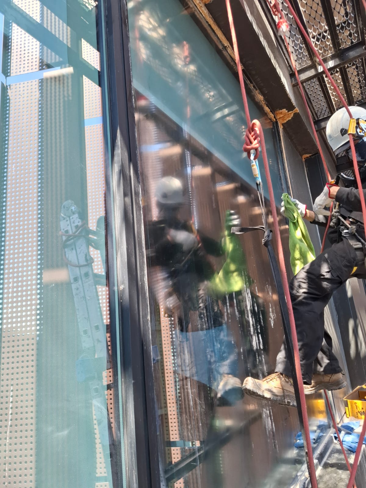 Pulido de ventanas - eliminación de sarro