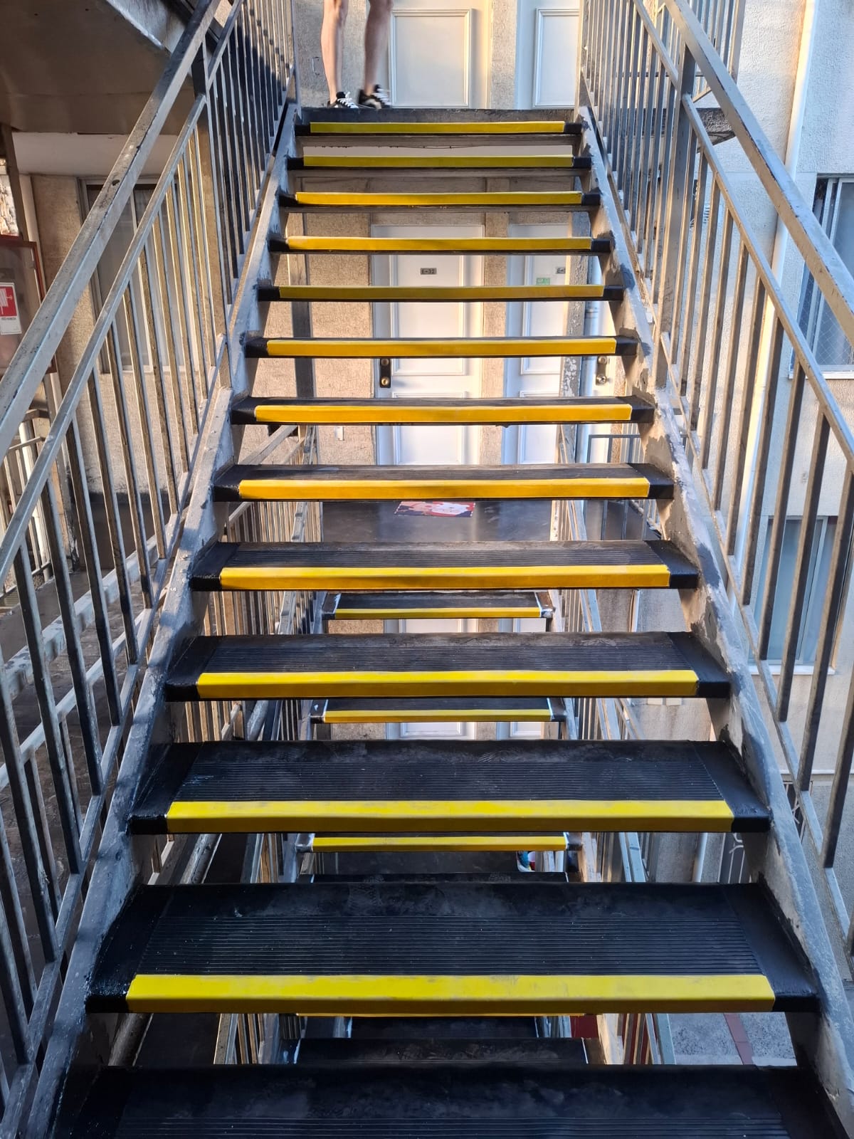 Instlación de gradas antideslizantes